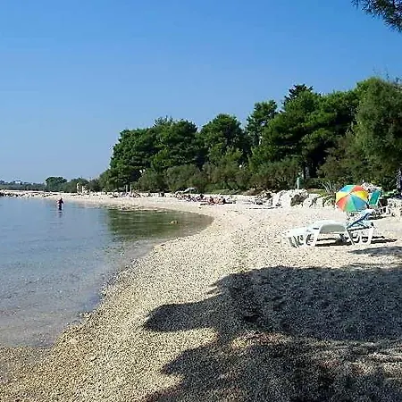 Perkovic Ana 3*