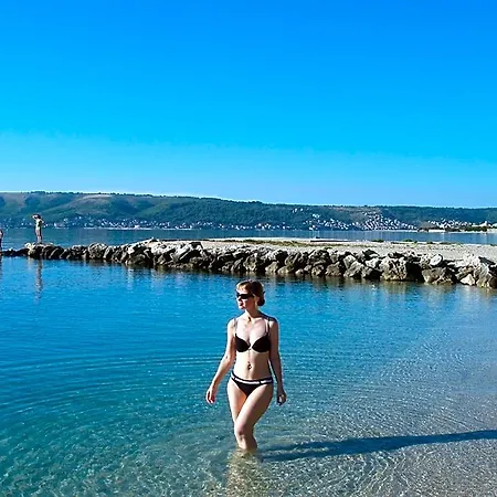 Perkovic Ana 3*