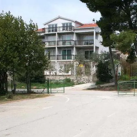 Perkovic Ana * Kastela