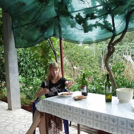 Perkovic Ana 3* Kaštela