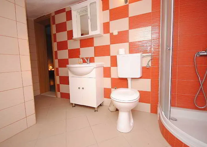 Perkovic Ana 3* Kaštela